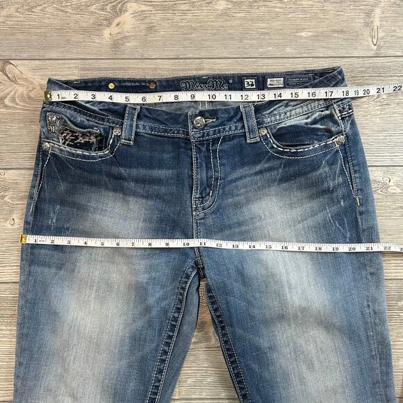 Miss Me Mid-Rise Easy Cropped Jeans Size 33 Y2K Style - Picture 7 of 7